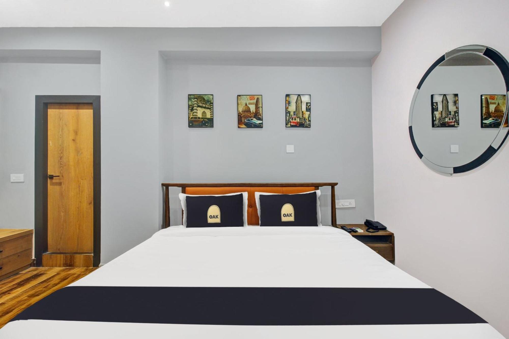 Super Townhouse Oak Hitec City Near Image Hospital Hyderabad Eksteriør bilde