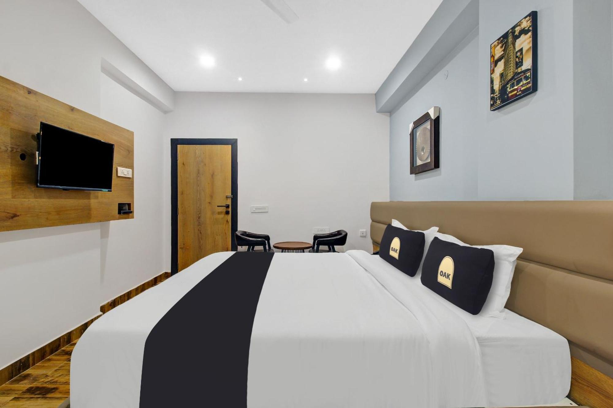Super Townhouse Oak Hitec City Near Image Hospital Hyderabad Eksteriør bilde