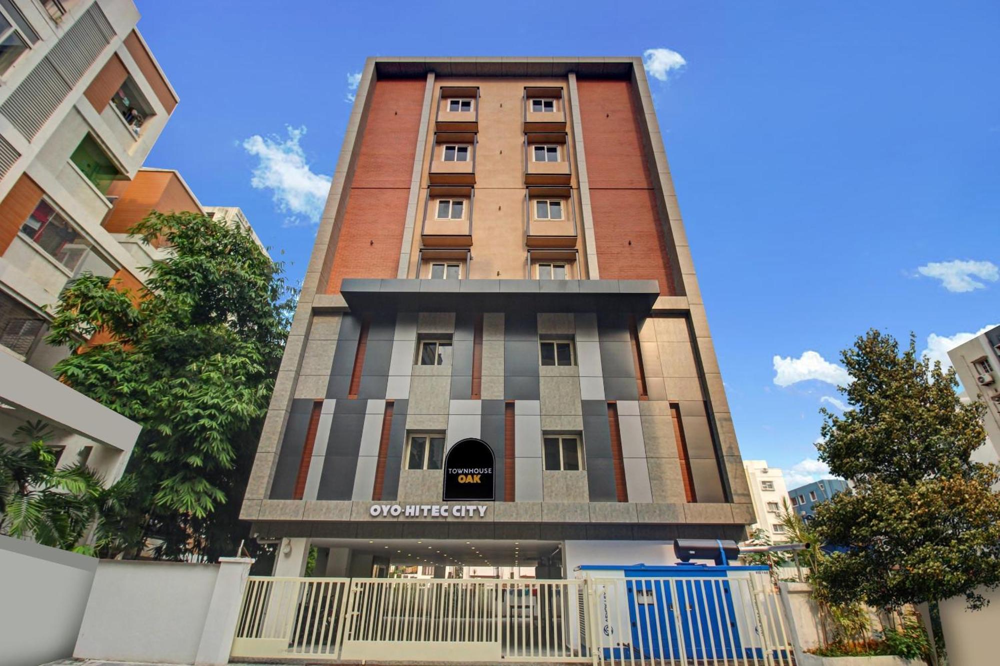 Super Townhouse Oak Hitec City Near Image Hospital Hyderabad Eksteriør bilde