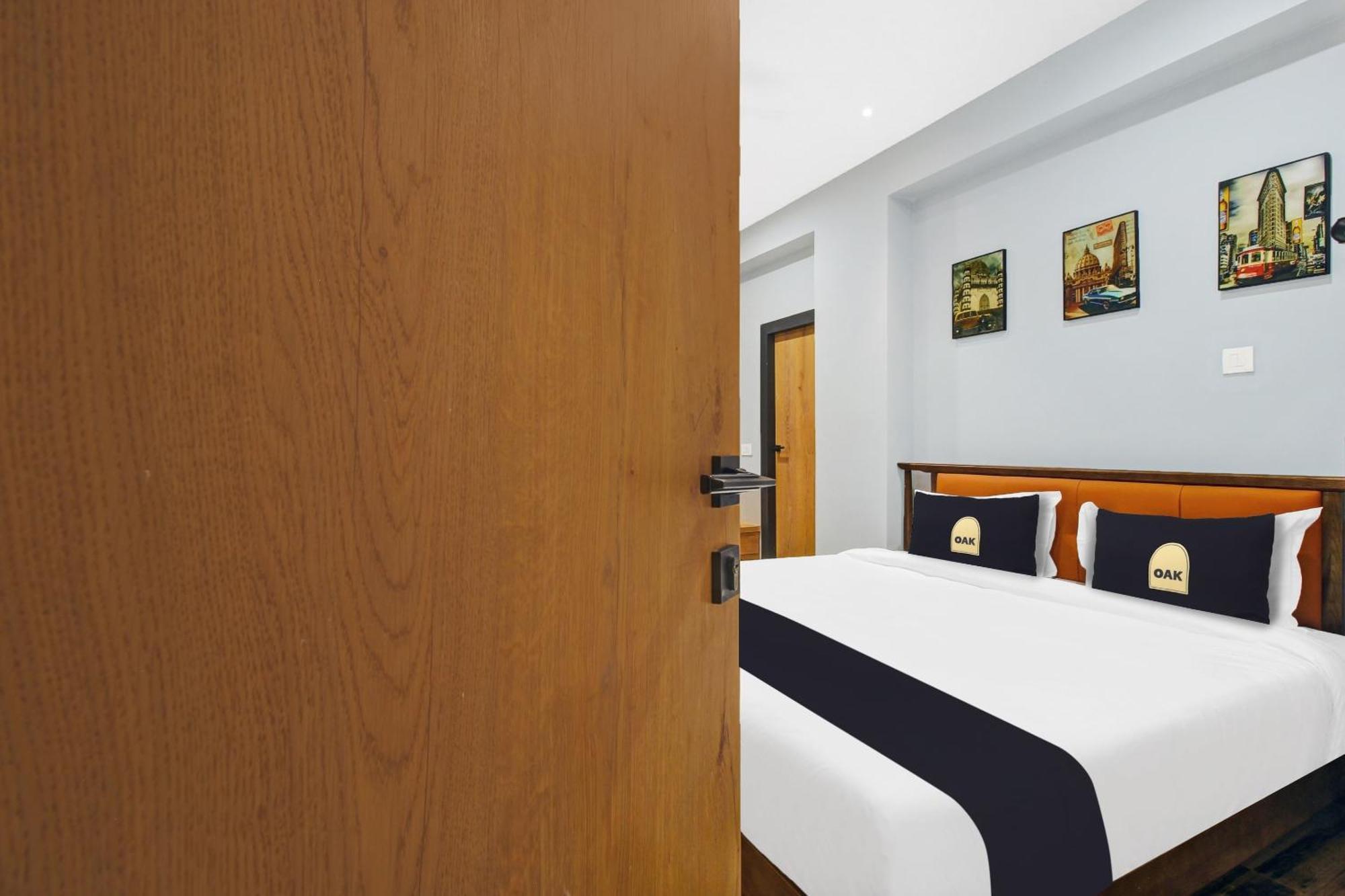 Super Townhouse Oak Hitec City Near Image Hospital Hyderabad Eksteriør bilde