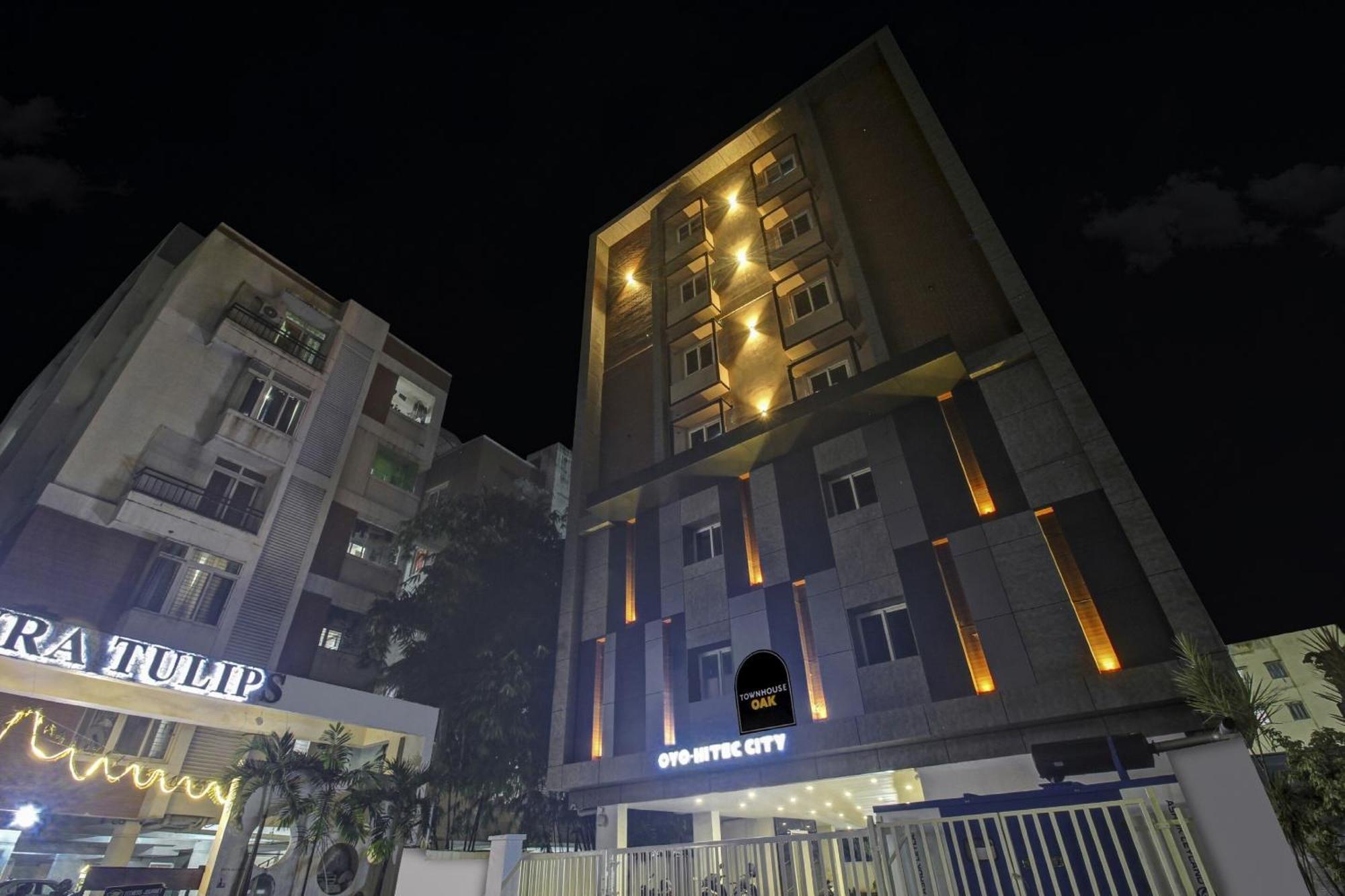 Super Townhouse Oak Hitec City Near Image Hospital Hyderabad Eksteriør bilde